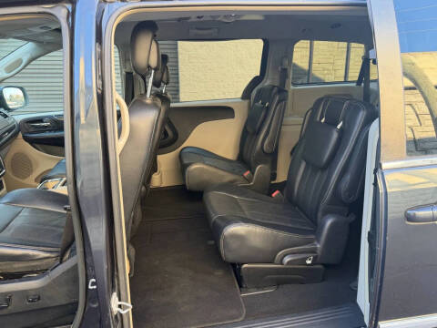 2014 Chrysler Town and Country Touring