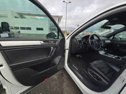 2017 Volkswagen Touareg V6 Wolfsburg