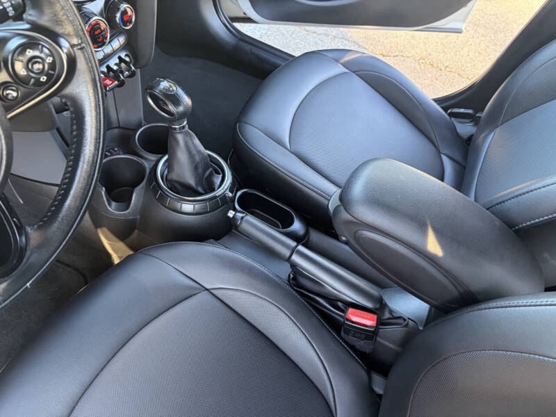 2016 MINI Hardtop 4 Door Cooper