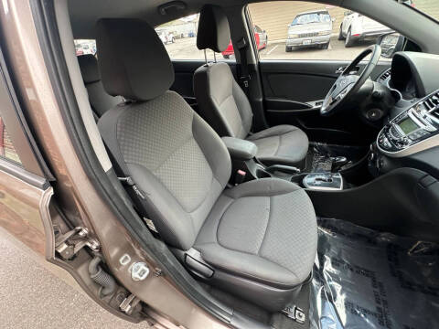 2013 Hyundai Accent SE