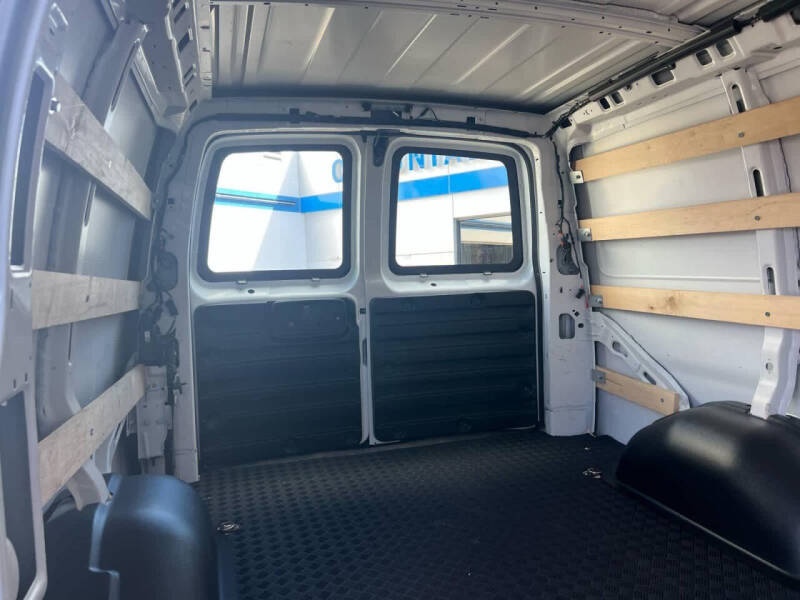 2024 GMC Savana 2500