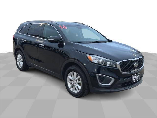 Used 2016 Kia Sorento LX with VIN 5XYPG4A38GG185896 for sale in Waterloo, IA