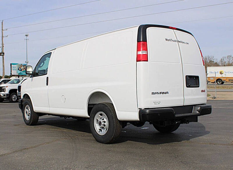2025 GMC Savana 2500