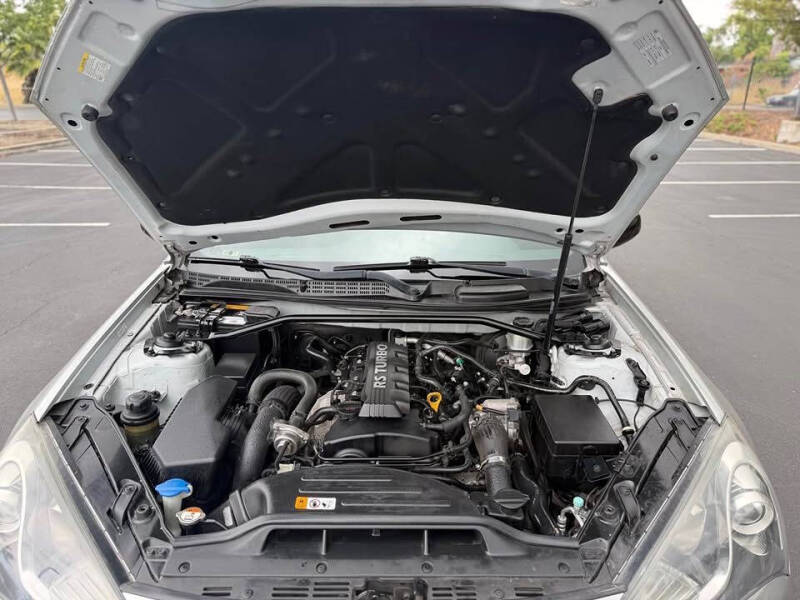 2013 Hyundai Genesis Coupe Base - Photo 17