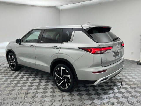 2024 Mitsubishi Outlander SE