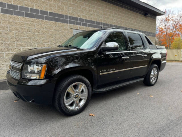 2009 Chevrolet Avalanche for sale at Derry Auto Superstore in Derry, NH