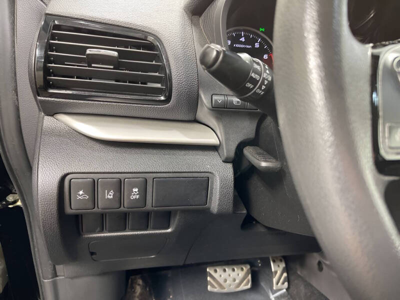2023 Mitsubishi Eclipse Cross LE