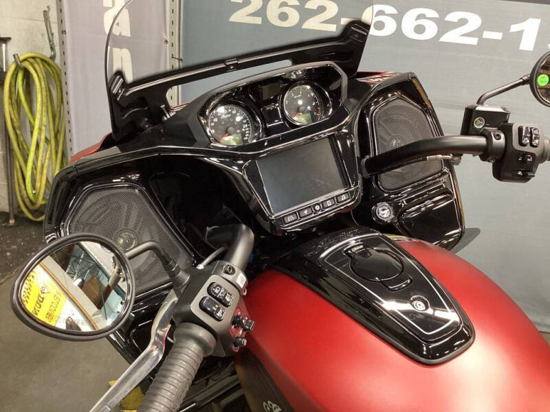 2024 Indian CHALLENGER DARK HORSE WITH POW