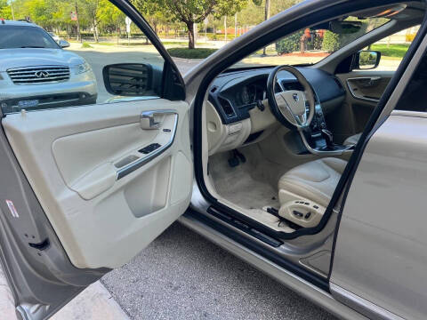 2015 Volvo XC60 T5 Drive-E Premier