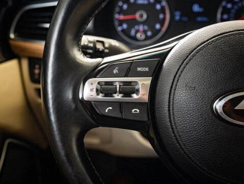 2019 Kia Cadenza Technology