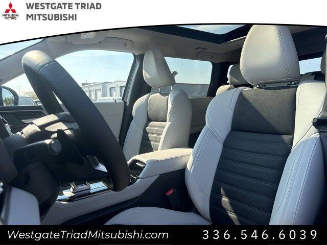 2025 Mitsubishi Outlander SE