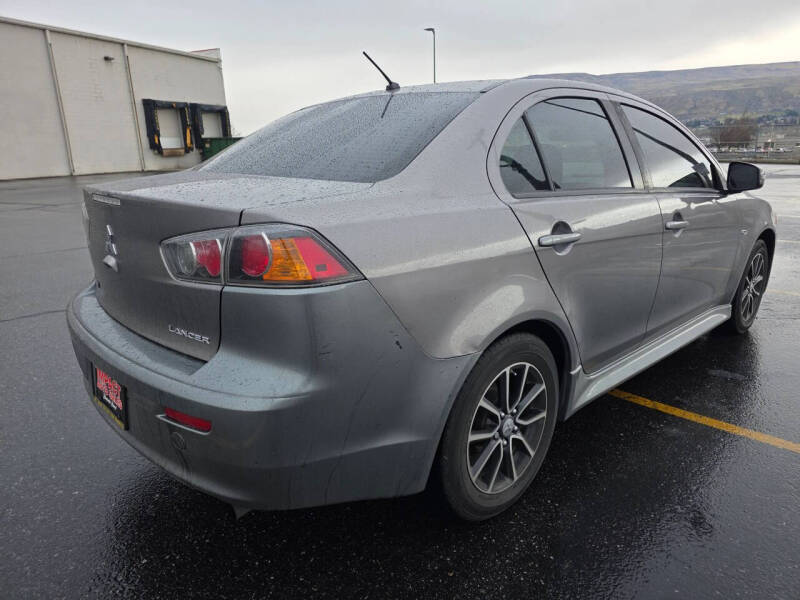 2017 Mitsubishi Lancer ES
