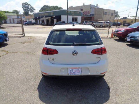 2016 Volkswagen Golf TSI SE