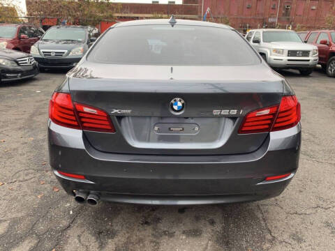 2016 BMW 5 Series 528i xDrive