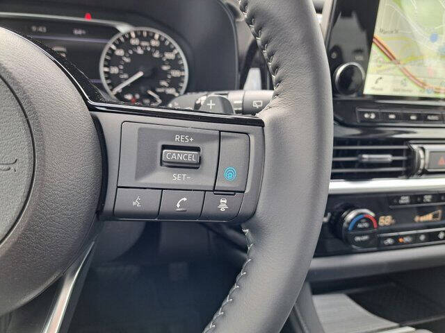 2024 Nissan Pathfinder SL