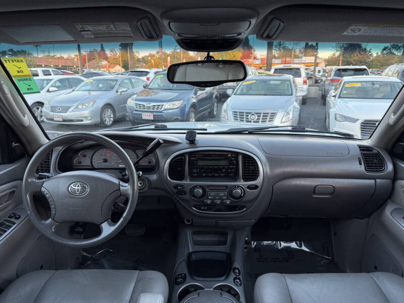 2004 Toyota Sequoia Limited