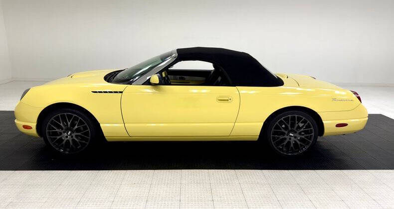 2002 Ford Thunderbird Deluxe