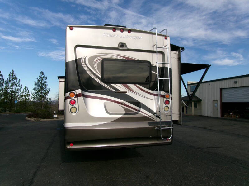 2013 Thor Motor Coach Challenger 37kt