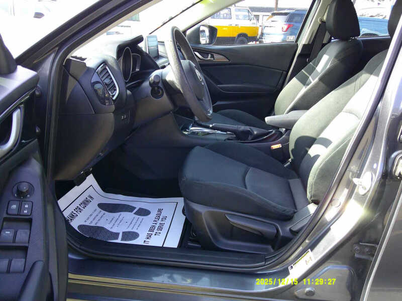 2015 Mazda MAZDA3 i Sport