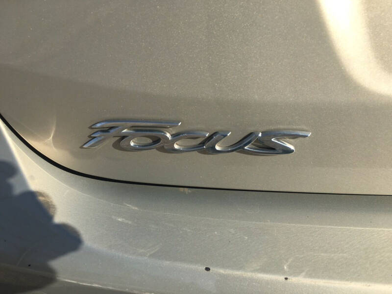 2015 Ford Focus SE photo 48