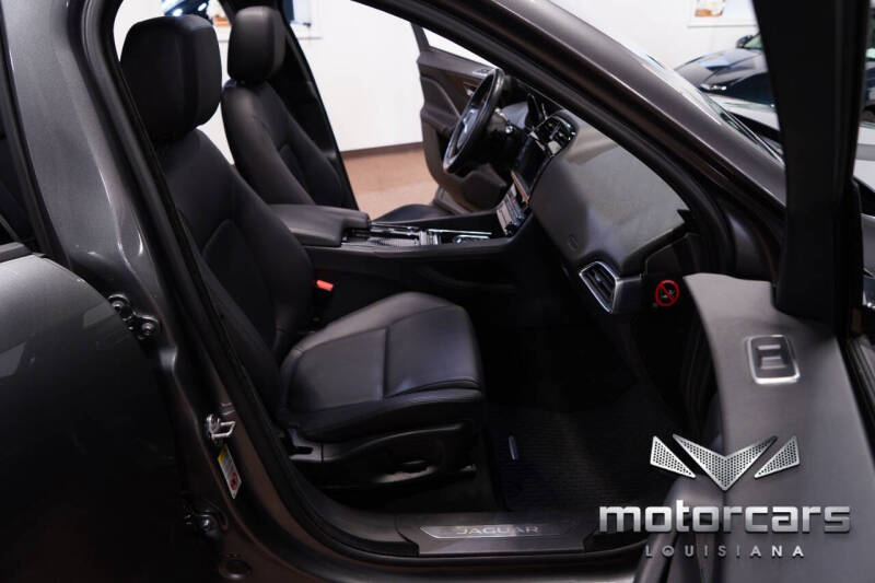 2018 Jaguar F-PACE 25t Premium