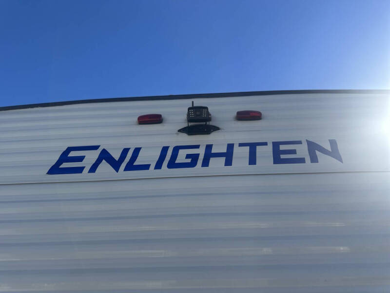 2021 Gulfstream Enlighten 27BHS