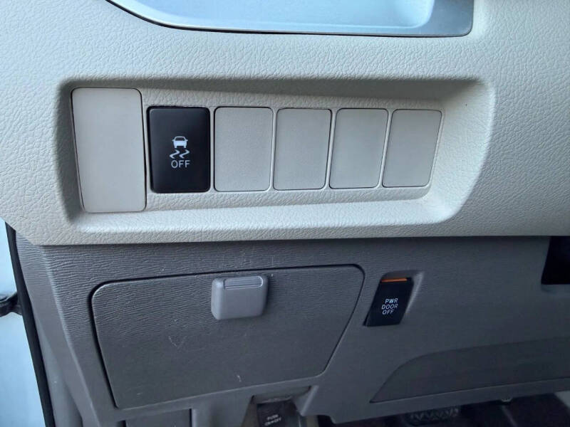 2017 Toyota Sienna LE 7-Passenger