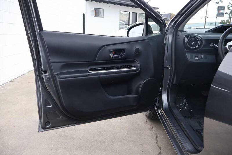 2015 Toyota Prius c Three