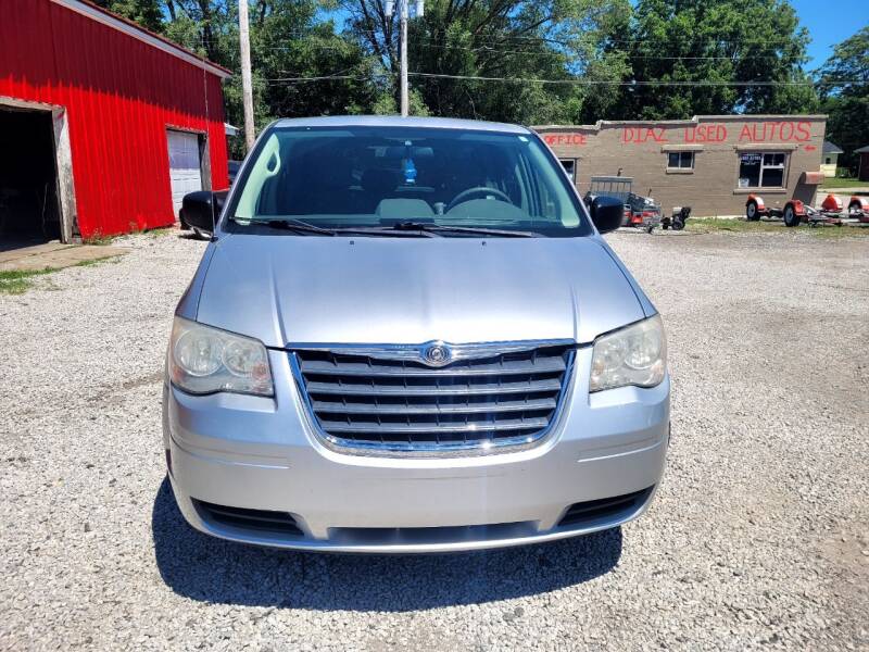 2008 Chrysler Town and Country for sale at Diaz Used Autos in Danville IL