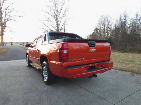 2011 Chevrolet Avalanche LT