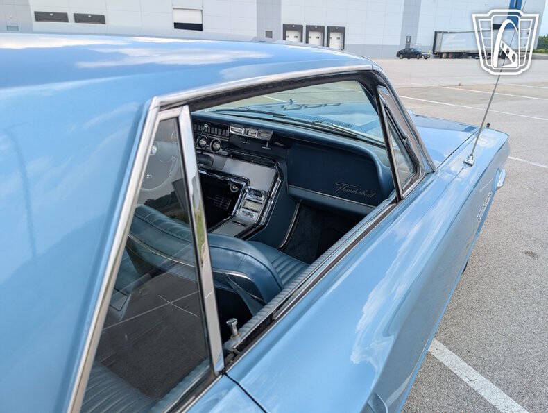 1964 Ford Thunderbird