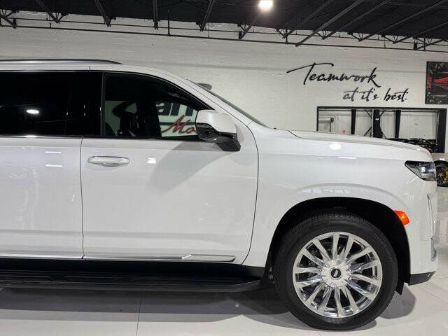 2024 Cadillac Escalade ESV Luxury