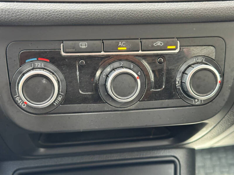 2011 Volkswagen Tiguan SEL 4Motion