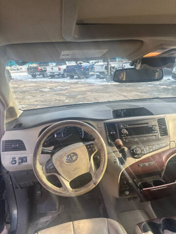 2014 Toyota Sienna XLE 8-Passenger