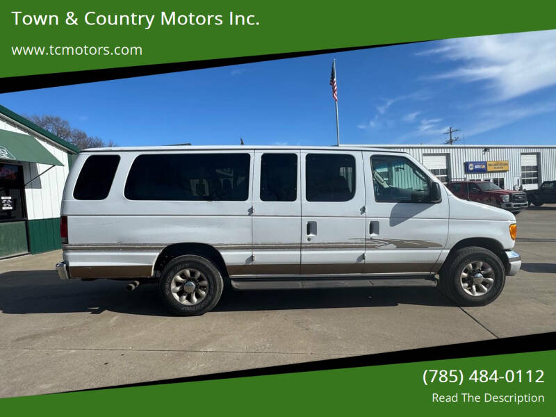 2005 Ford E-Series for sale at Town & Country Motors Inc. in Meriden KS