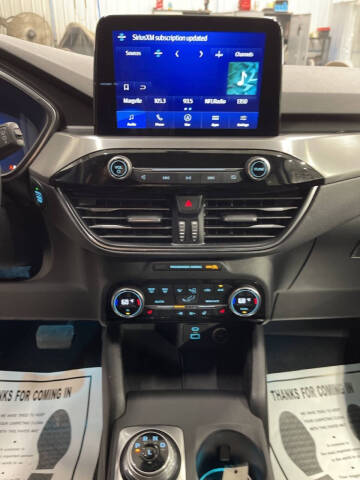 2021 Ford Escape Hybrid Titanium