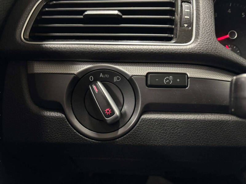 2017 Volkswagen Passat 1.8T R-Line