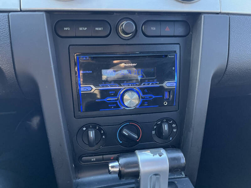 2007 Ford Mustang GT Deluxe