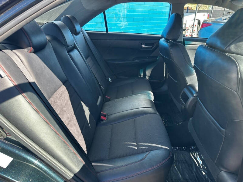 2016 Toyota Camry SE