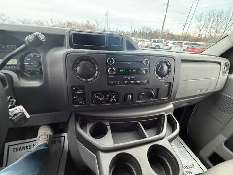 2013 Ford E-Series E-350 SD XLT