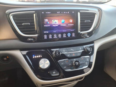 2017 Chrysler Pacifica Touring-L