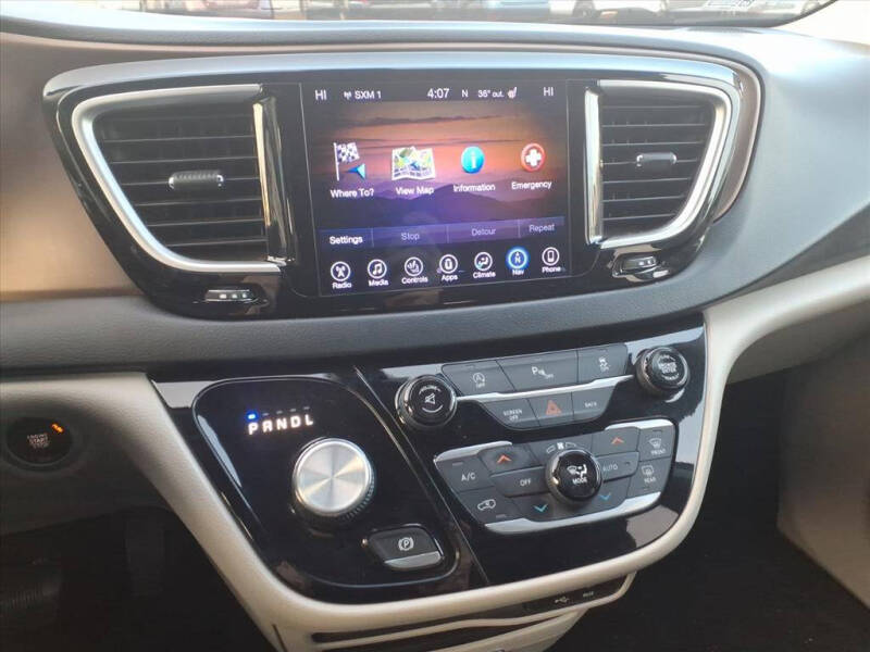 2017 Chrysler Pacifica Touring-L