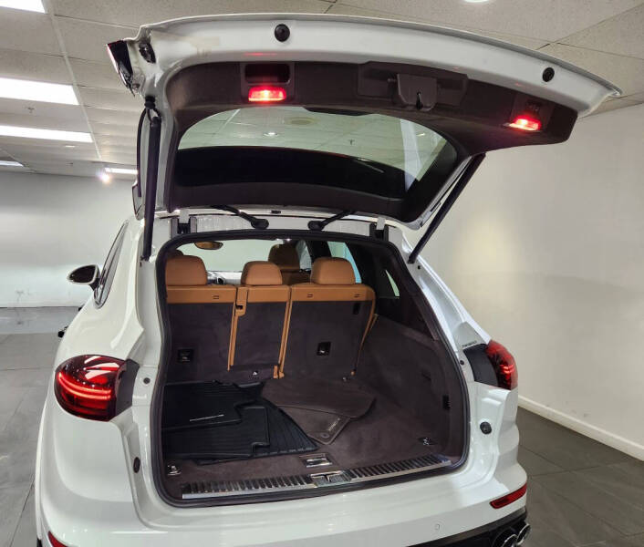 2016 Porsche Cayenne GTS