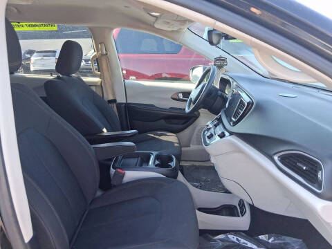 2017 Chrysler Pacifica Touring Plus