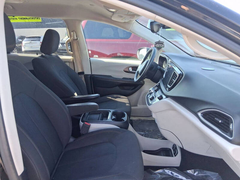 2017 Chrysler Pacifica Touring Plus