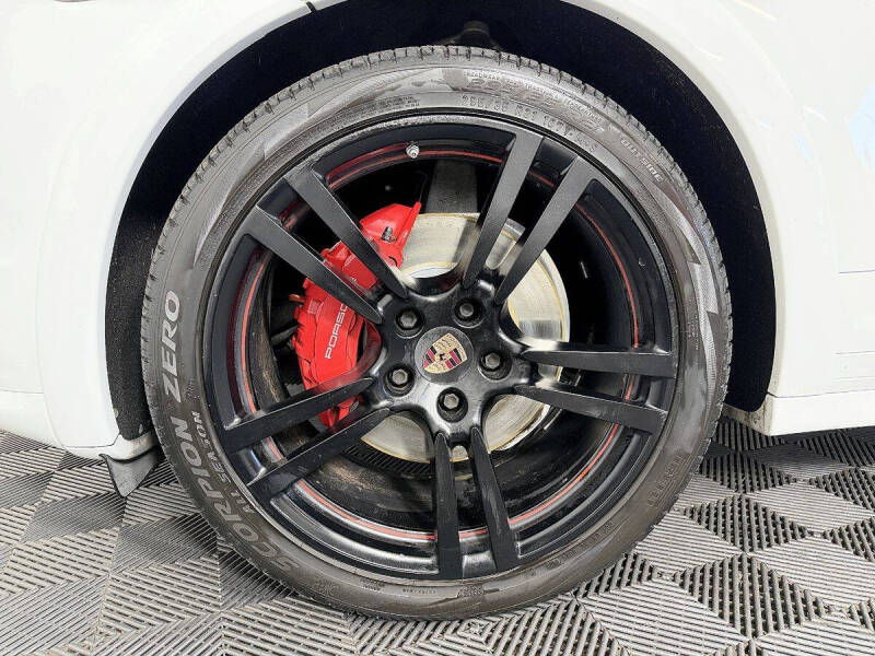 2013 Porsche Cayenne GTS