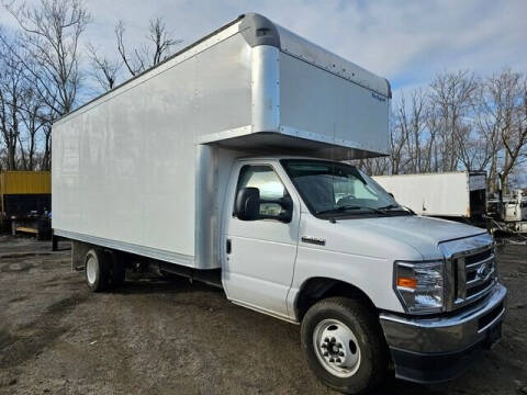 2021 Ford E-450