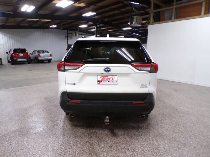 2021 Toyota RAV4 Hybrid XLE