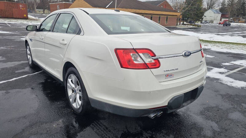 2011 Ford Taurus SEL