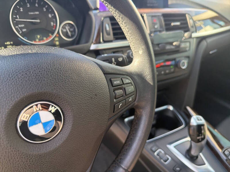 2015 BMW 3 Series 320i